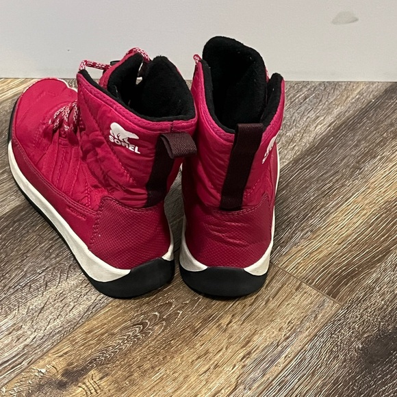 Sorel Fuchsia Rush Black Boots Sz.3 - Picture 6 of 9